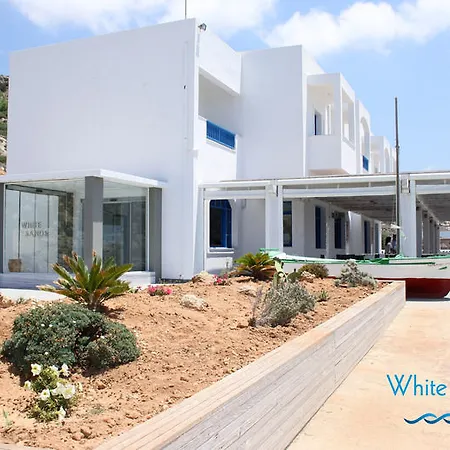 White Sands 3*